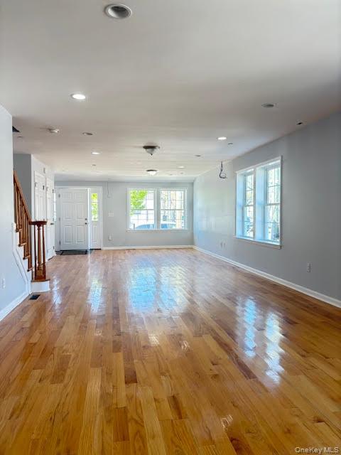 #3 photo, 903 Hicksville Road, クイーンズ区 Far Rockaway , NY 11691