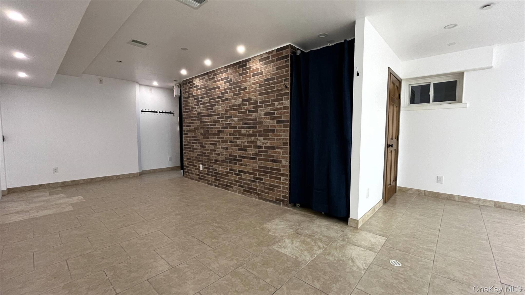 #3 photo, 6709 Woodside Avenue, クイーンズ区 Woodside , NY 11377