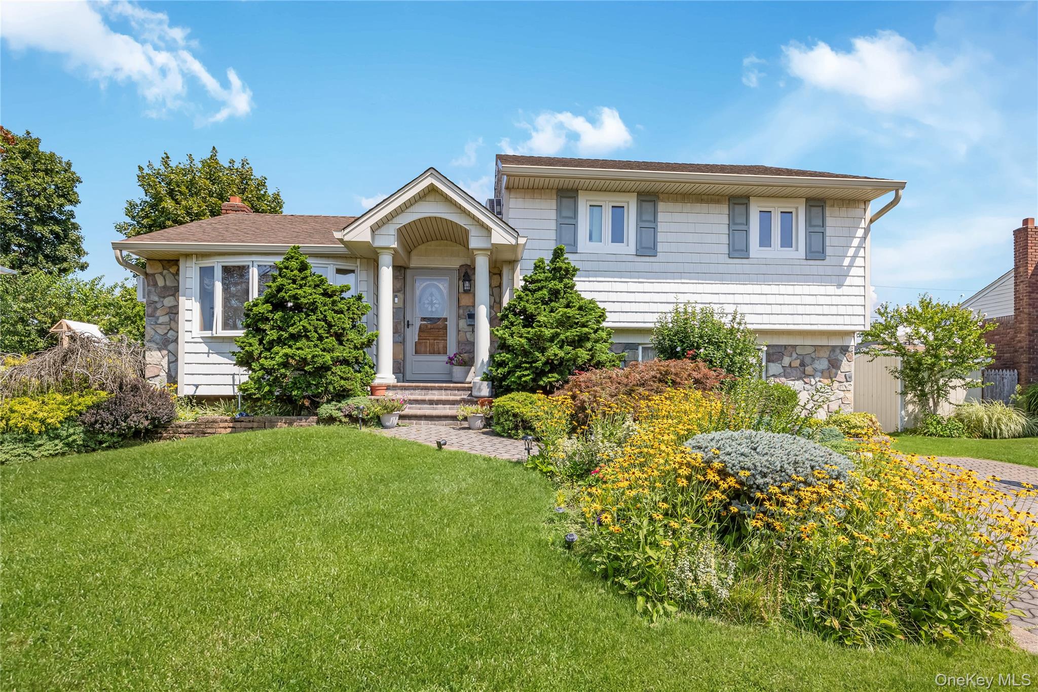 #1 photo, 9 Cheryl Lane, नासाउ काउंटी Farmingdale , NY 11735