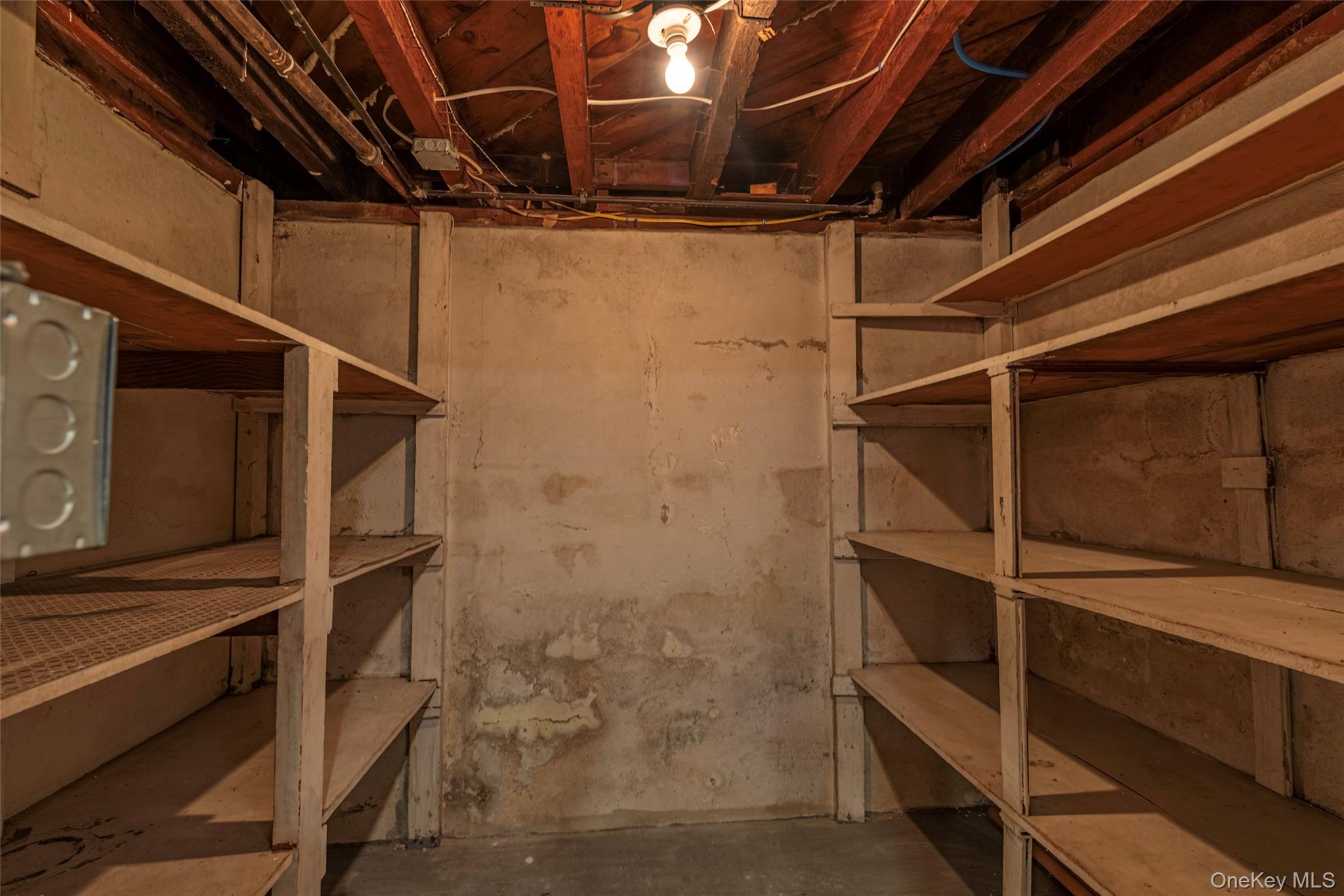 #18 photo, 11 4th Road, Great Neck , NY 11021