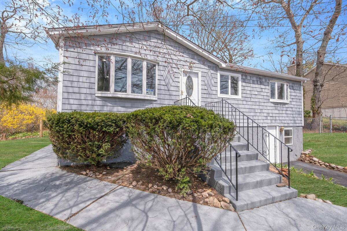 #2 photo, 21 Yucca Road, Rocky Point , NY 11778