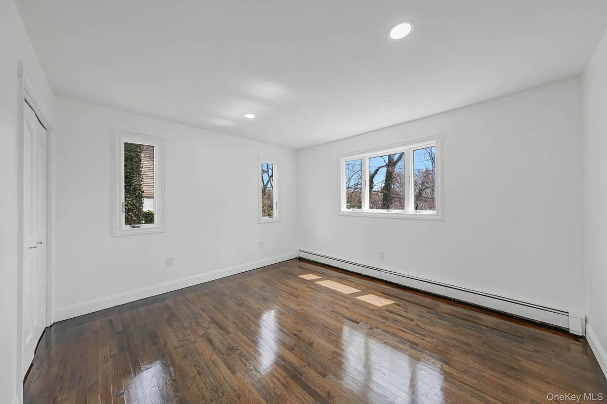 #20 photo, 21 Yucca Road, Rocky Point , NY 11778