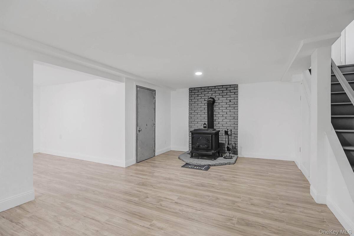 #31 photo, 21 Yucca Road, Rocky Point , NY 11778