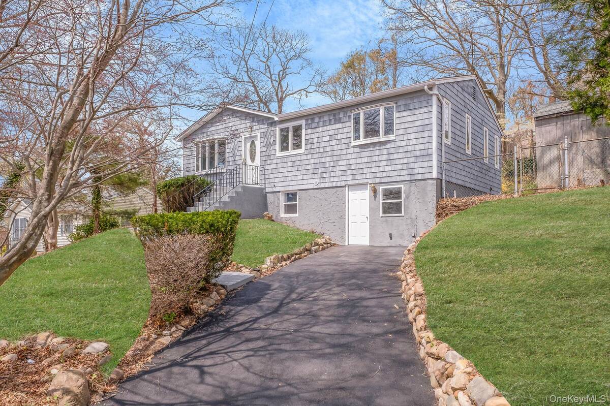 #4 photo, 21 Yucca Road, Rocky Point , NY 11778