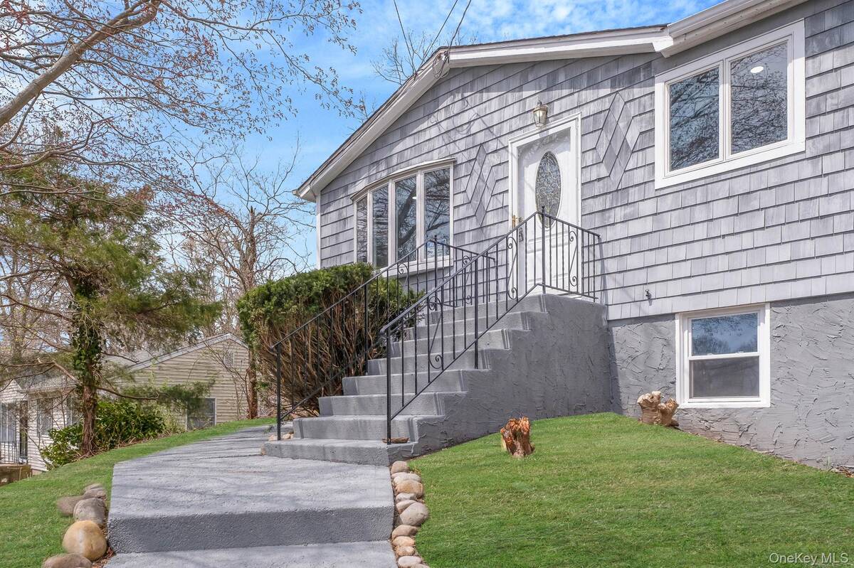 #5 photo, 21 Yucca Road, Rocky Point , NY 11778