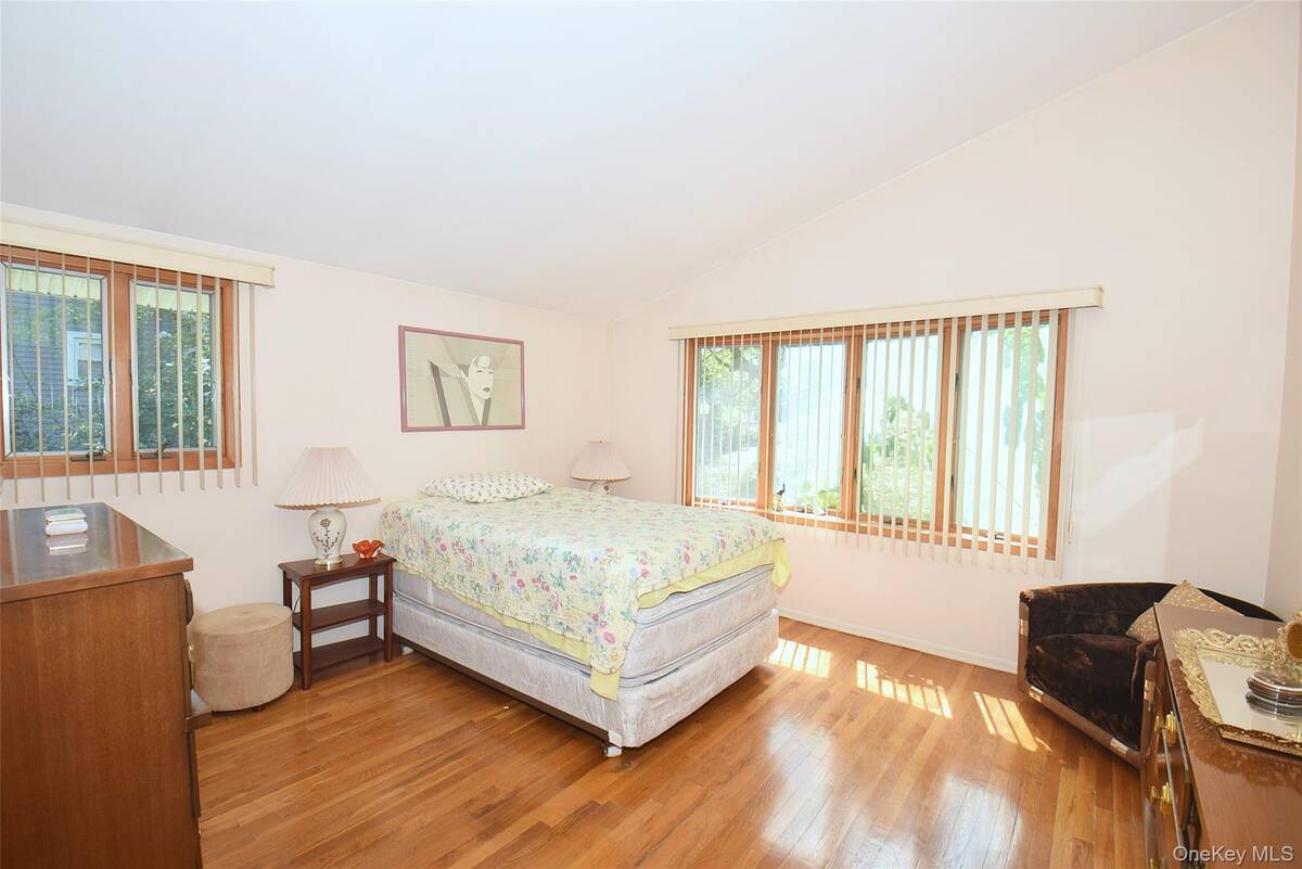 #19 photo, 42 Lauren Avenue, サフォーク郡 Dix Hills , NY 11746