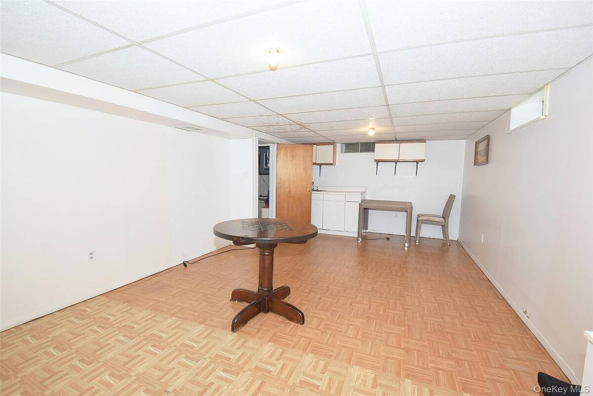 #24 photo, 42 Lauren Avenue, サフォーク郡 Dix Hills , NY 11746