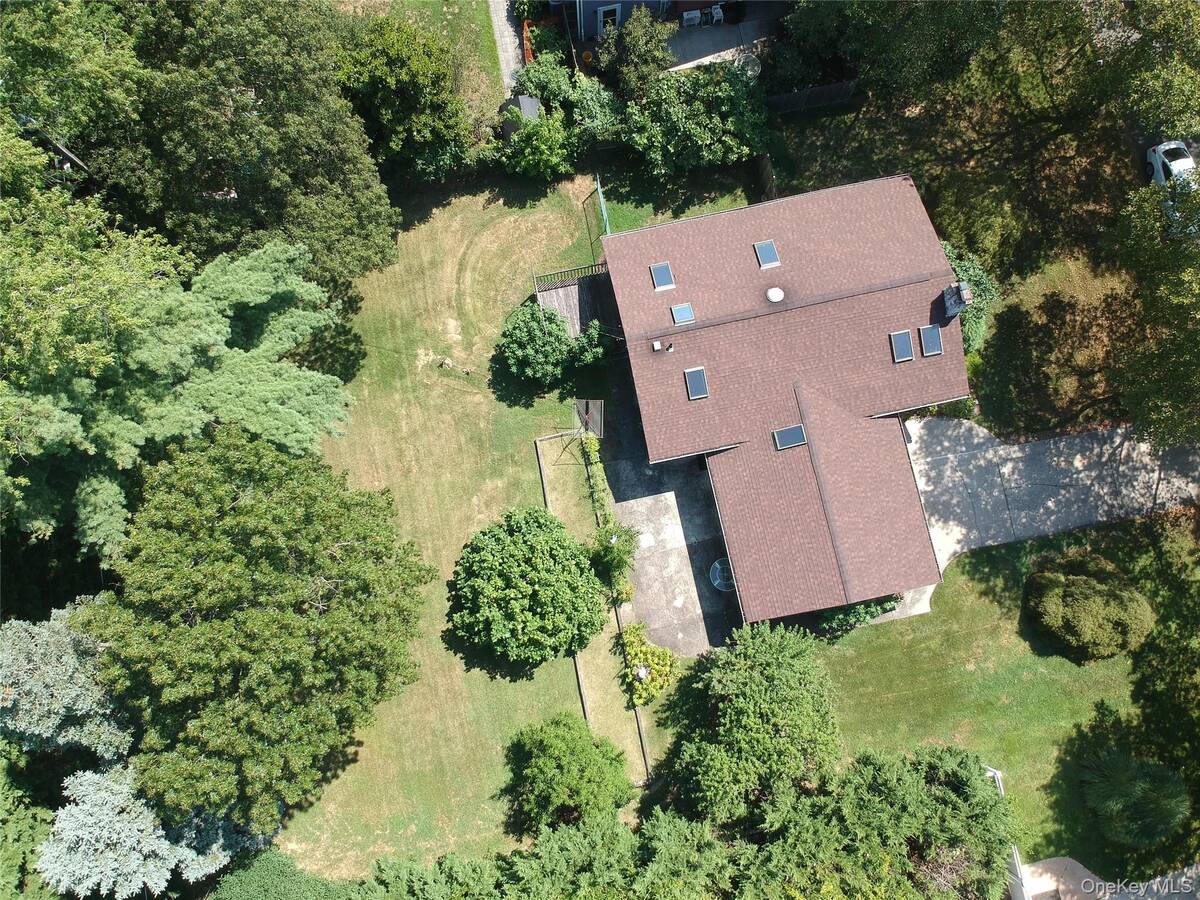 #3 photo, 42 Lauren Avenue, サフォーク郡 Dix Hills , NY 11746