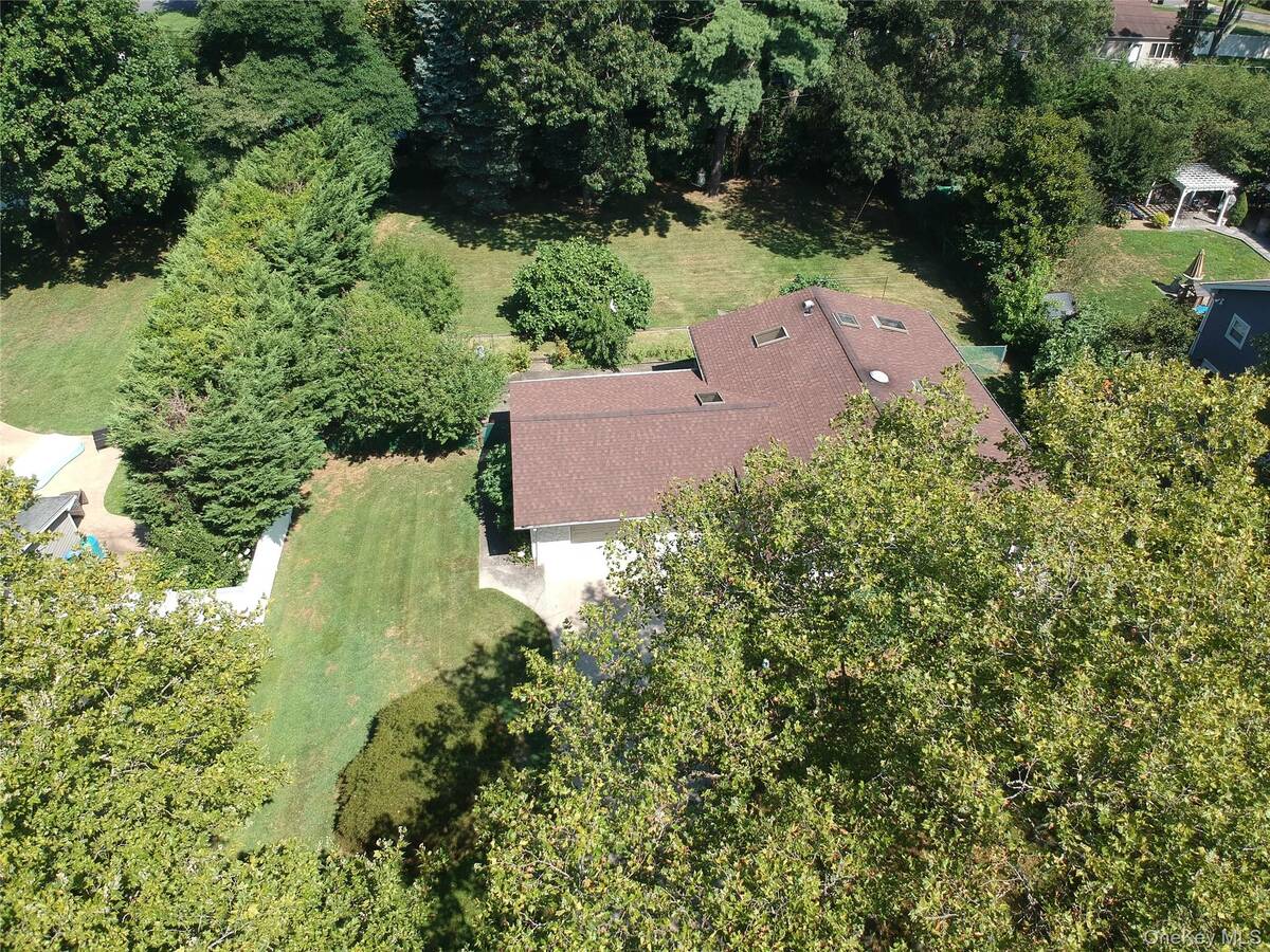 #35 photo, 42 Lauren Avenue, サフォーク郡 Dix Hills , NY 11746