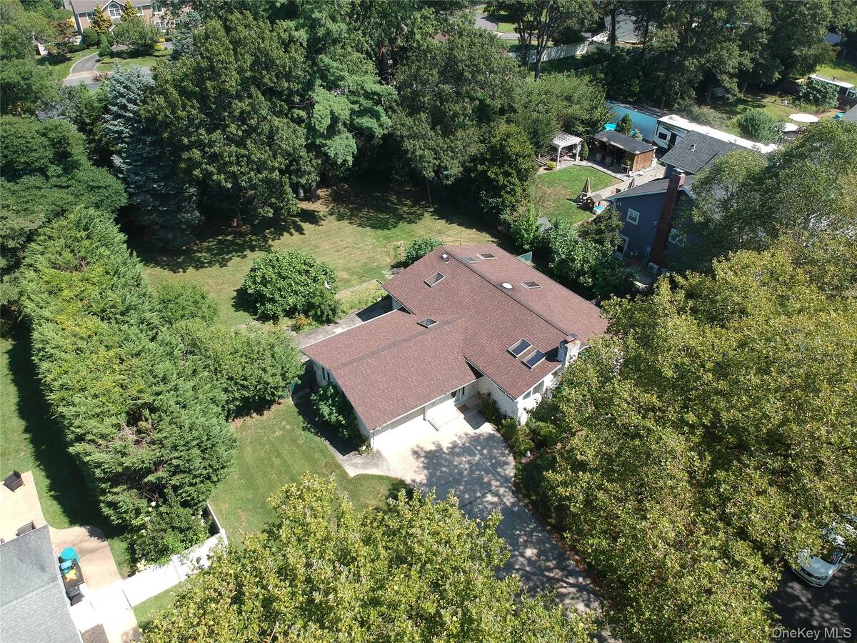 #5 photo, 42 Lauren Avenue, サフォーク郡 Dix Hills , NY 11746