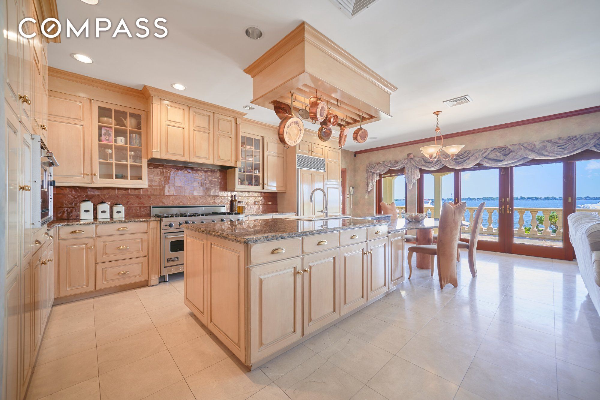 #4 photo, Bronx, ブロンクス区 Country Club , NY 10465