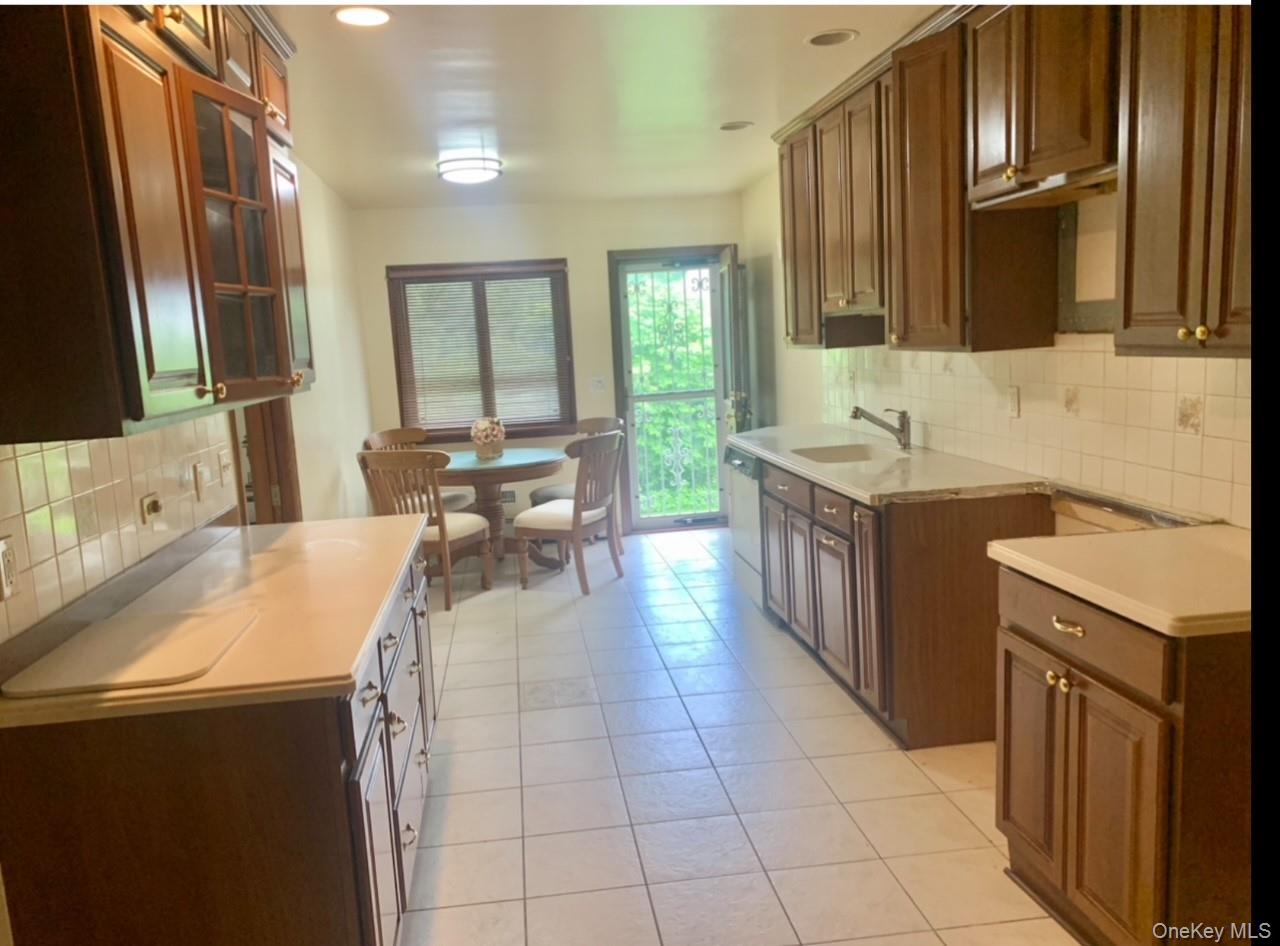 #5 photo, 1 Willowbrook Lane, Freeport , NY 11520