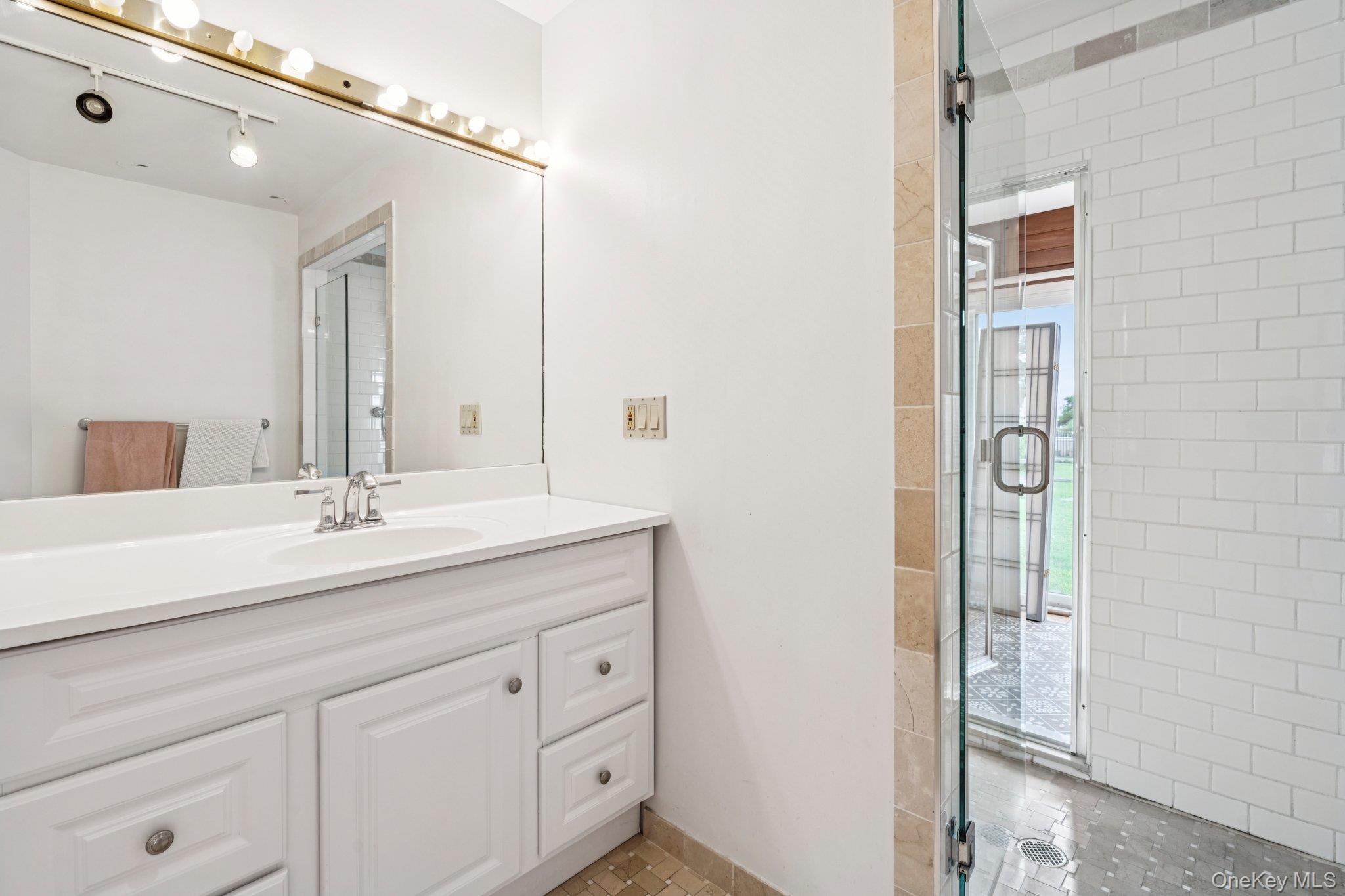 #14 photo, 5 Bay Road, サフォーク郡 East Patchogue , NY 11772