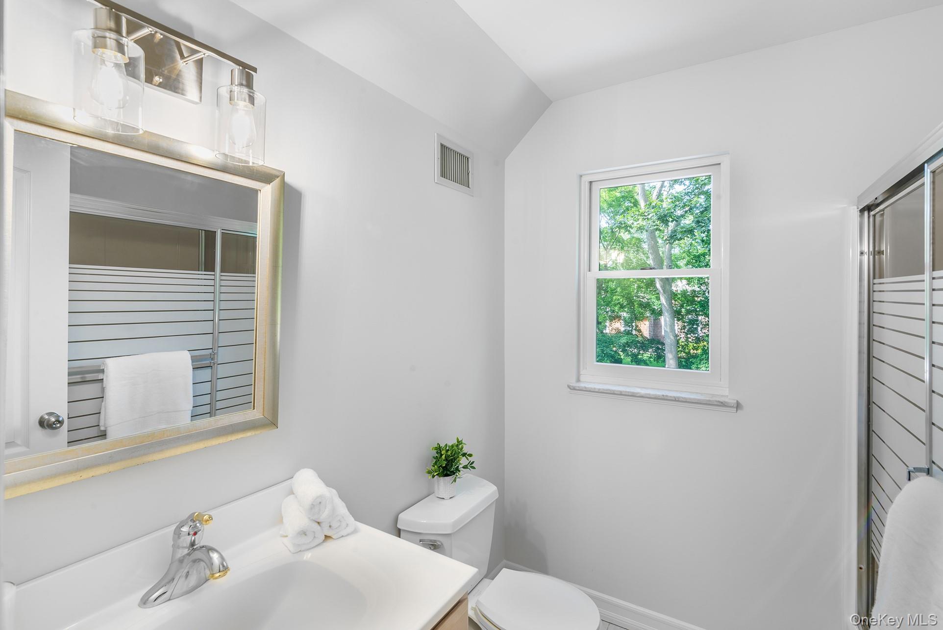 #17 photo, 138A Montauk Highway, サフォーク郡 Westhampton , NY 11977