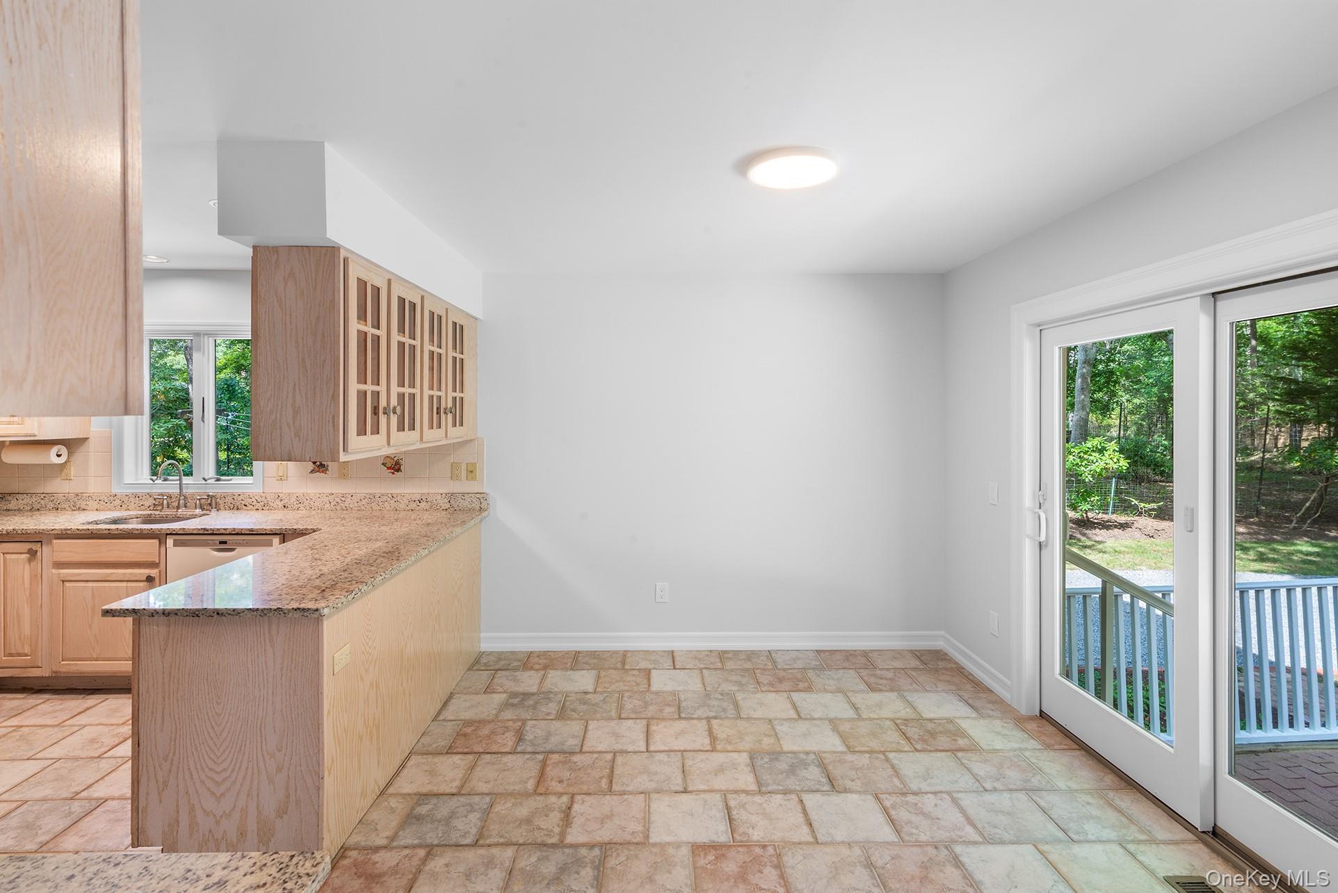 #9 photo, 138A Montauk Highway, サフォーク郡 Westhampton , NY 11977