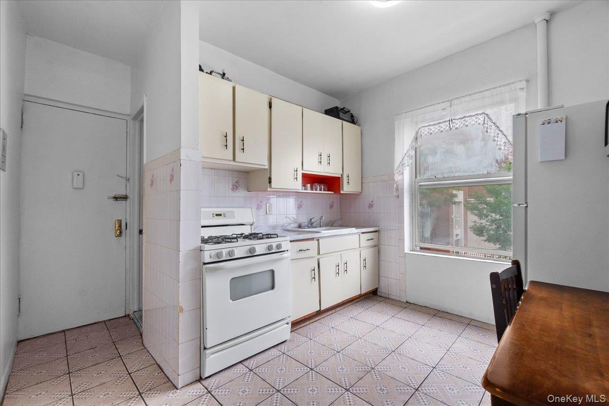 #5 photo, 560 E 189th Street, ブロンクス区 Bronx , NY 10458