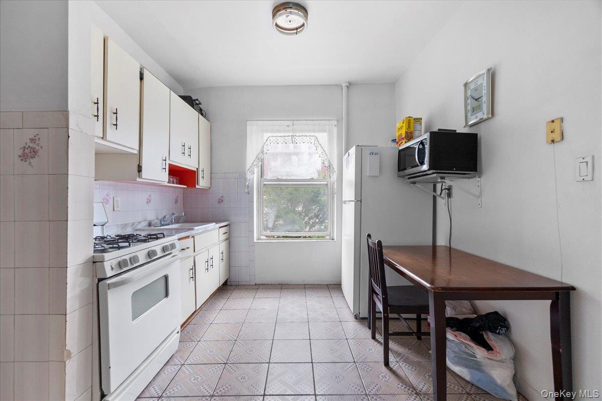 #6 photo, 560 E 189th Street, ブロンクス区 Bronx , NY 10458