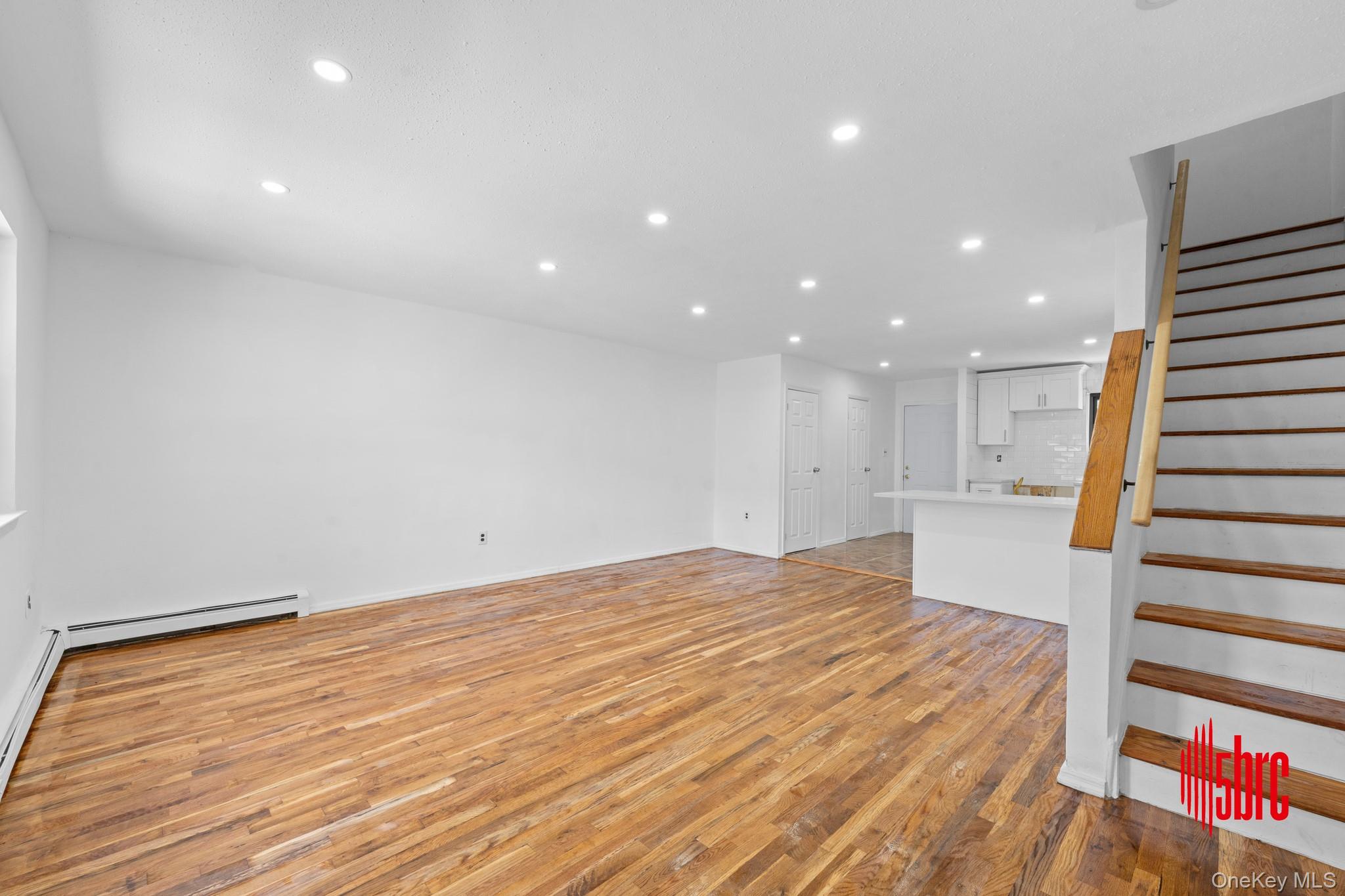 #3 photo, 559 Cleveland Street, ブルックリン区 Brooklyn , NY 11208
