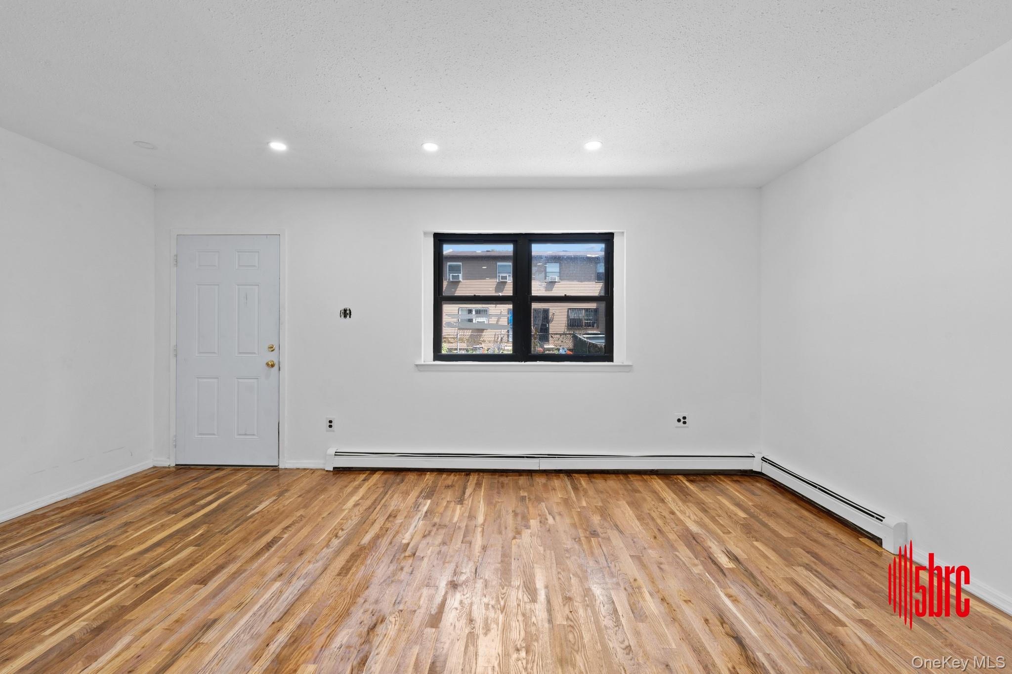 #4 photo, 559 Cleveland Street, ブルックリン区 Brooklyn , NY 11208