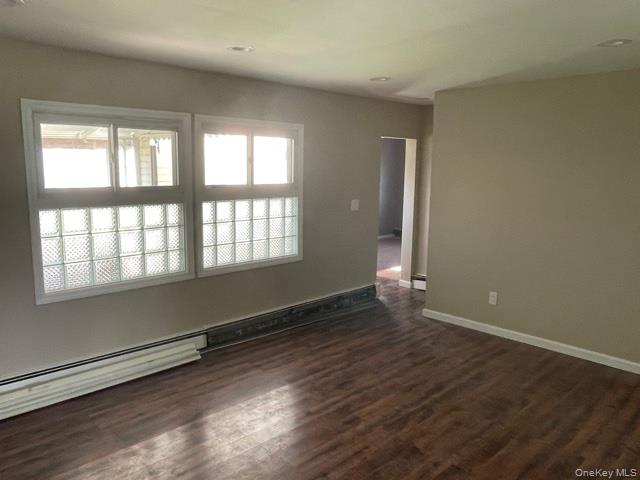 #12 photo, 2 Butler Lane, ナッソー郡 Levittown , NY 11756