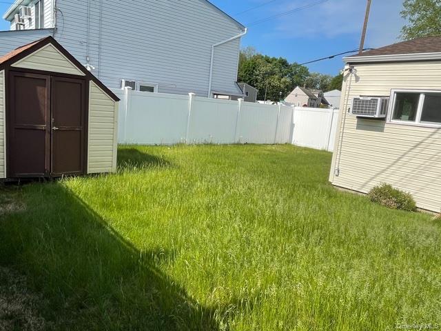 #3 photo, 2 Butler Lane, ナッソー郡 Levittown , NY 11756