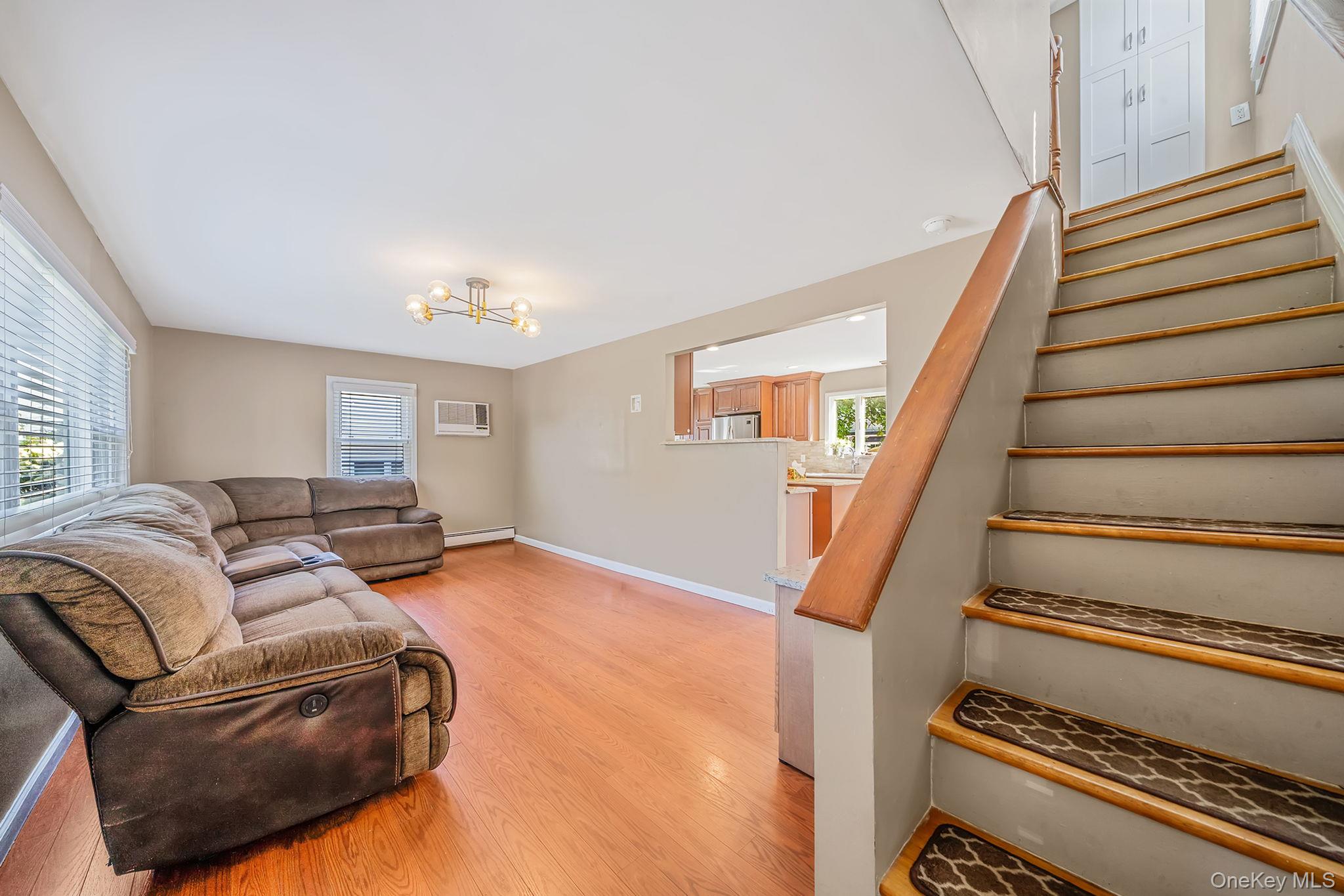 #12 photo, 301 Center Bay Drive, サフォーク郡 West Islip , NY 11795