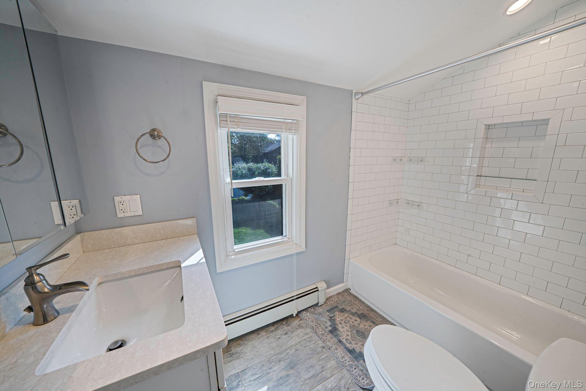 #15 photo, 301 Center Bay Drive, サフォーク郡 West Islip , NY 11795