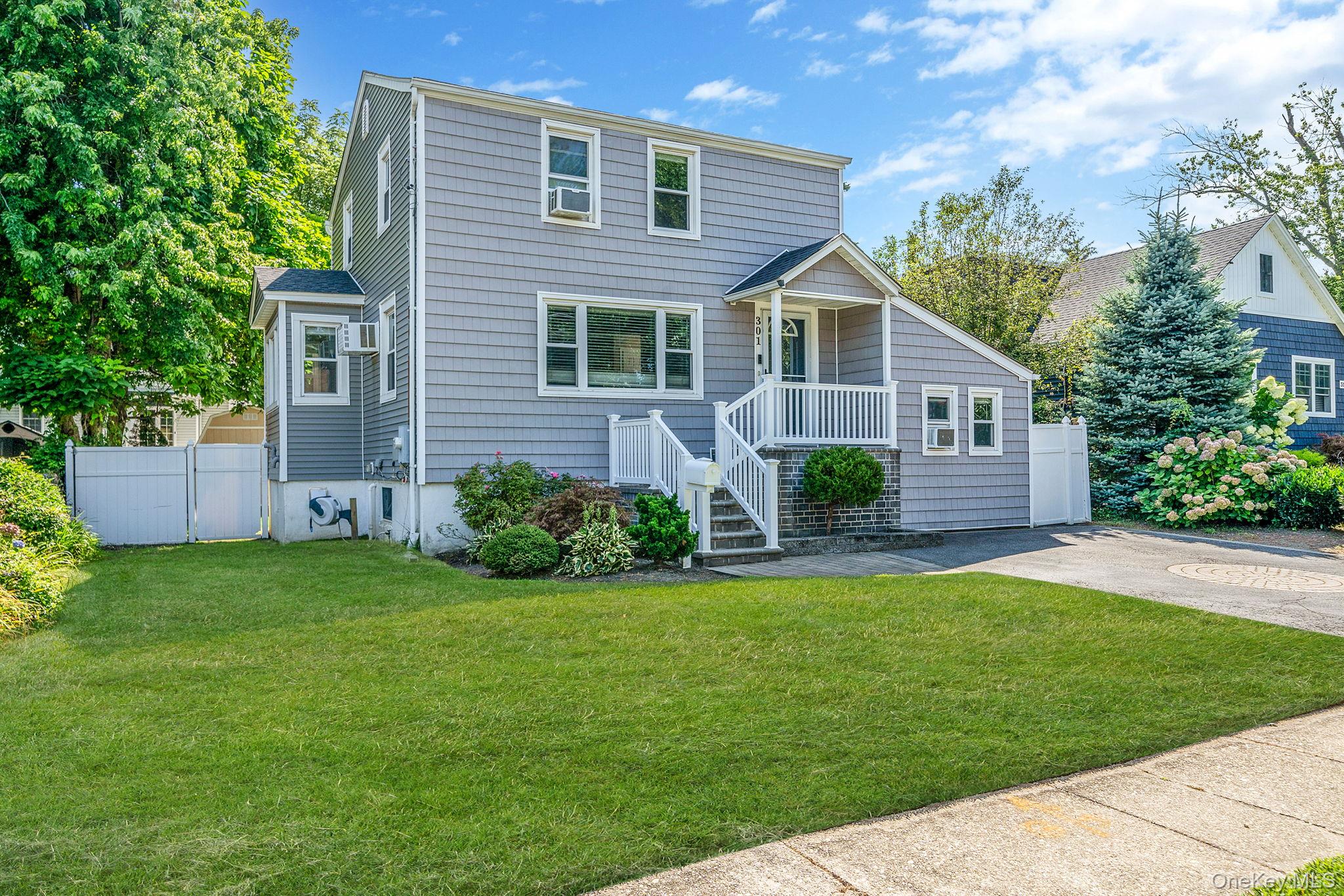 #3 photo, 301 Center Bay Drive, サフォーク郡 West Islip , NY 11795