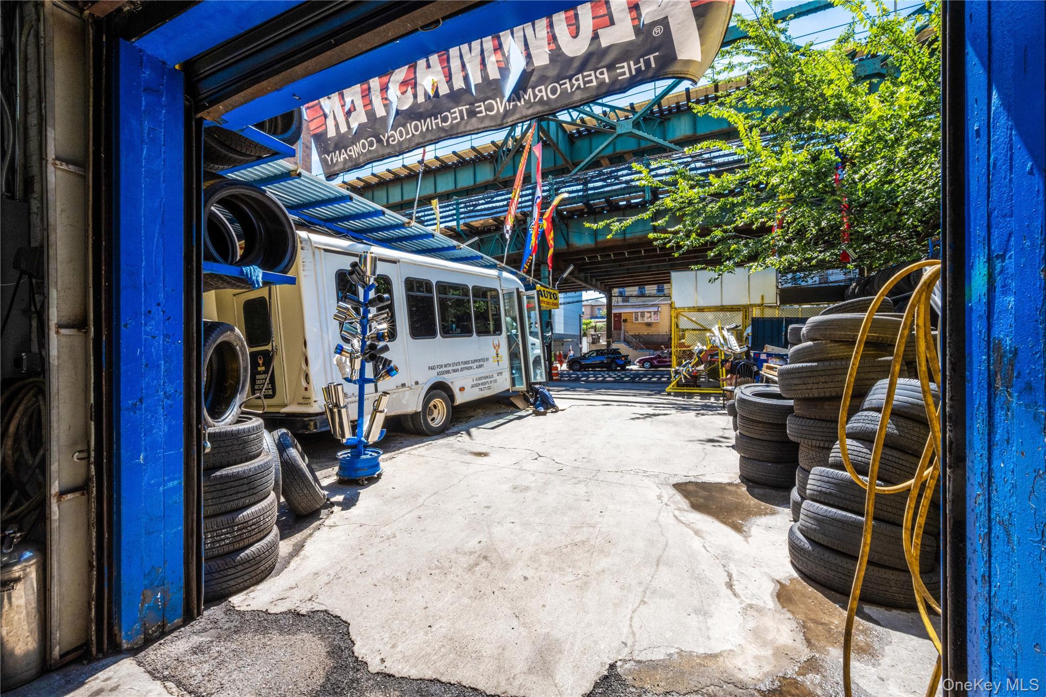 #4 photo, 112-13 Roosevelt Avenue, クイーンズ区 Corona , NY 11368