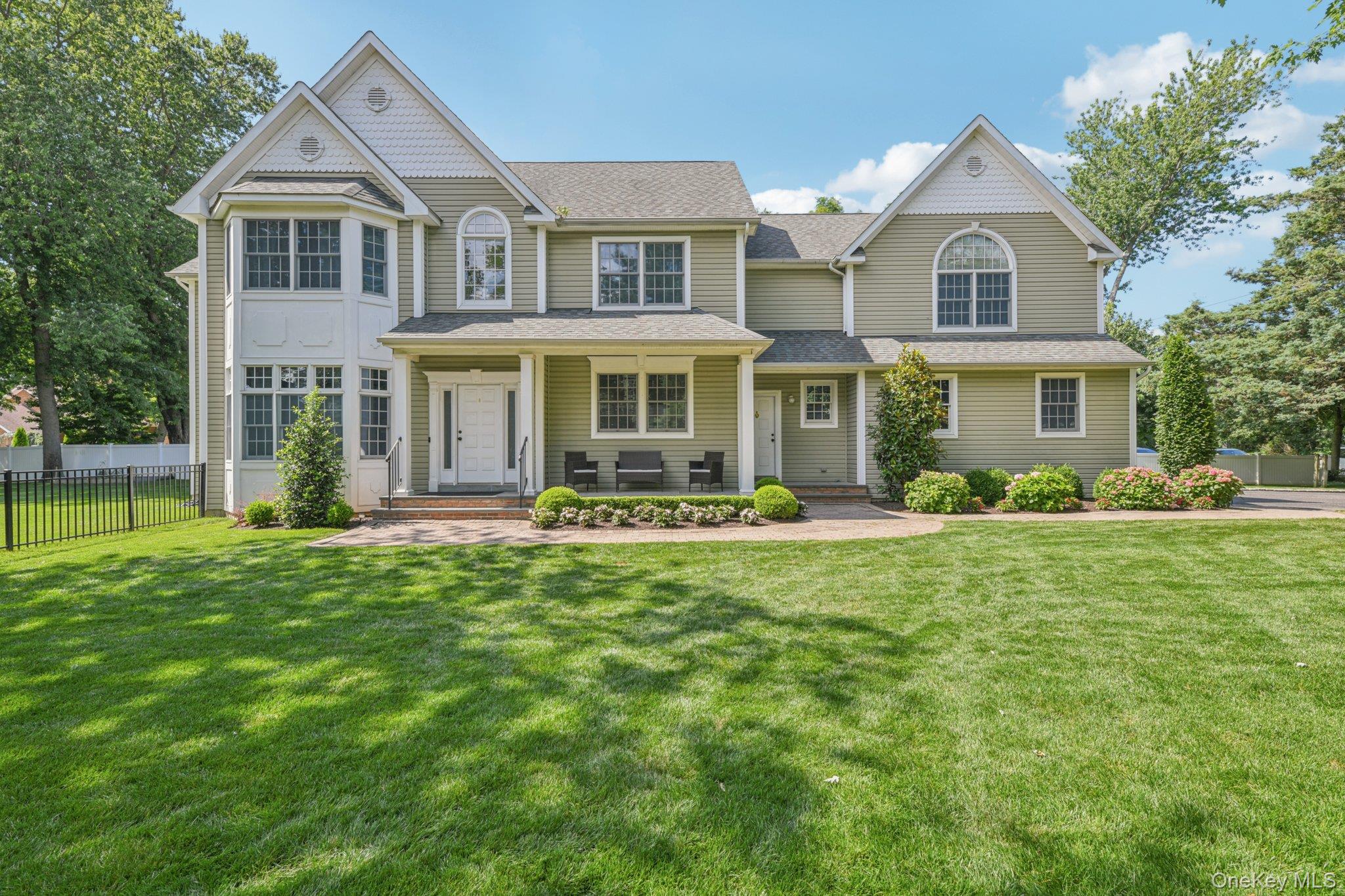 #1 photo, 561 Pulaski Road, سوفولك Kings Park , NY 11754