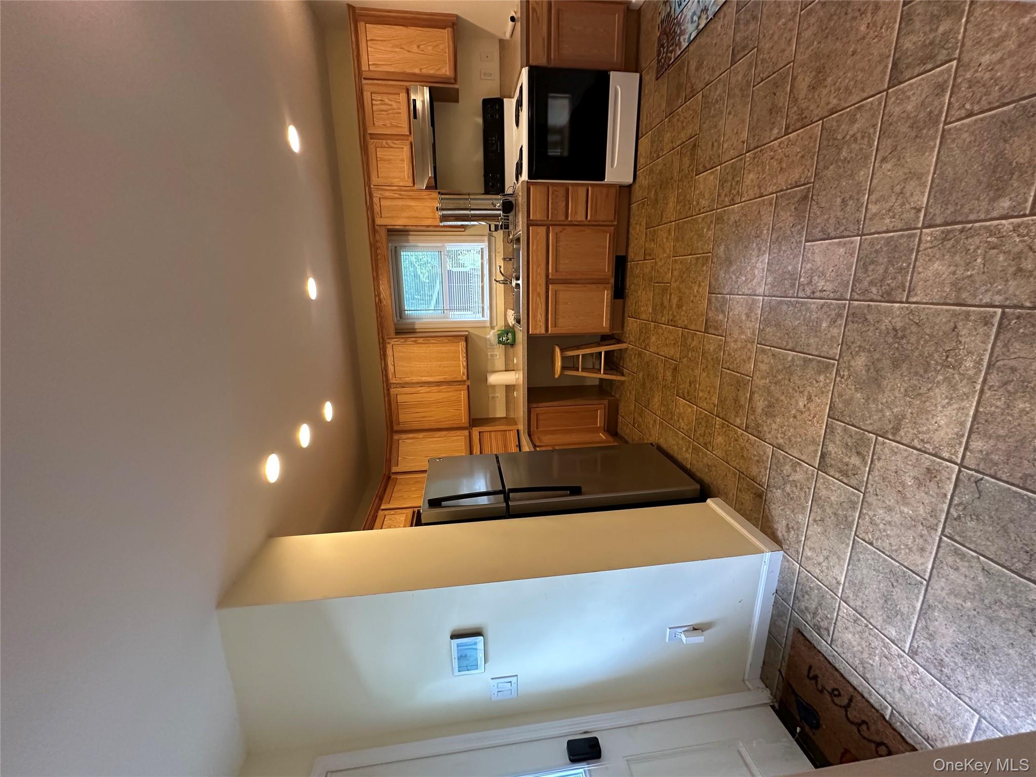 #10 photo, 161 Washington Drive, サフォーク郡 Mastic Beach , NY 11951