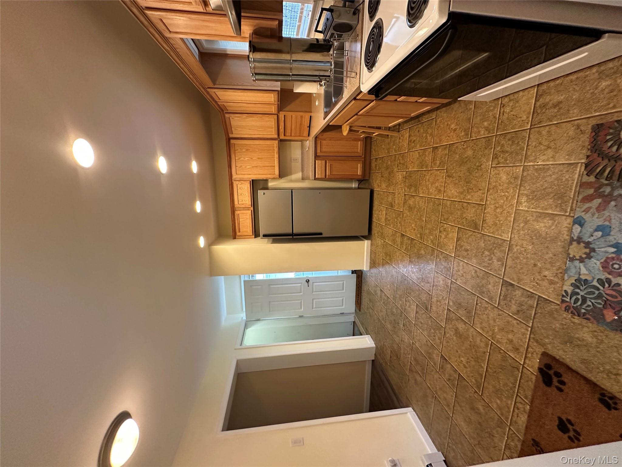 #3 photo, 161 Washington Drive, サフォーク郡 Mastic Beach , NY 11951