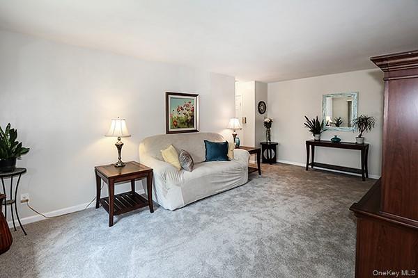 #10 photo, 2449 Union Boulevard, サフォーク郡 Islip , NY 11751