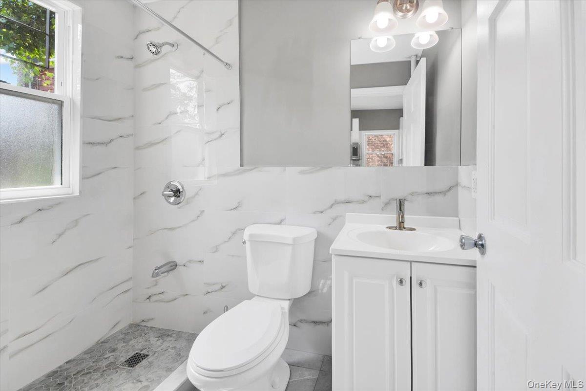 #8 photo, 310 W 238th Street, ブロンクス区 Bronx , NY 10463