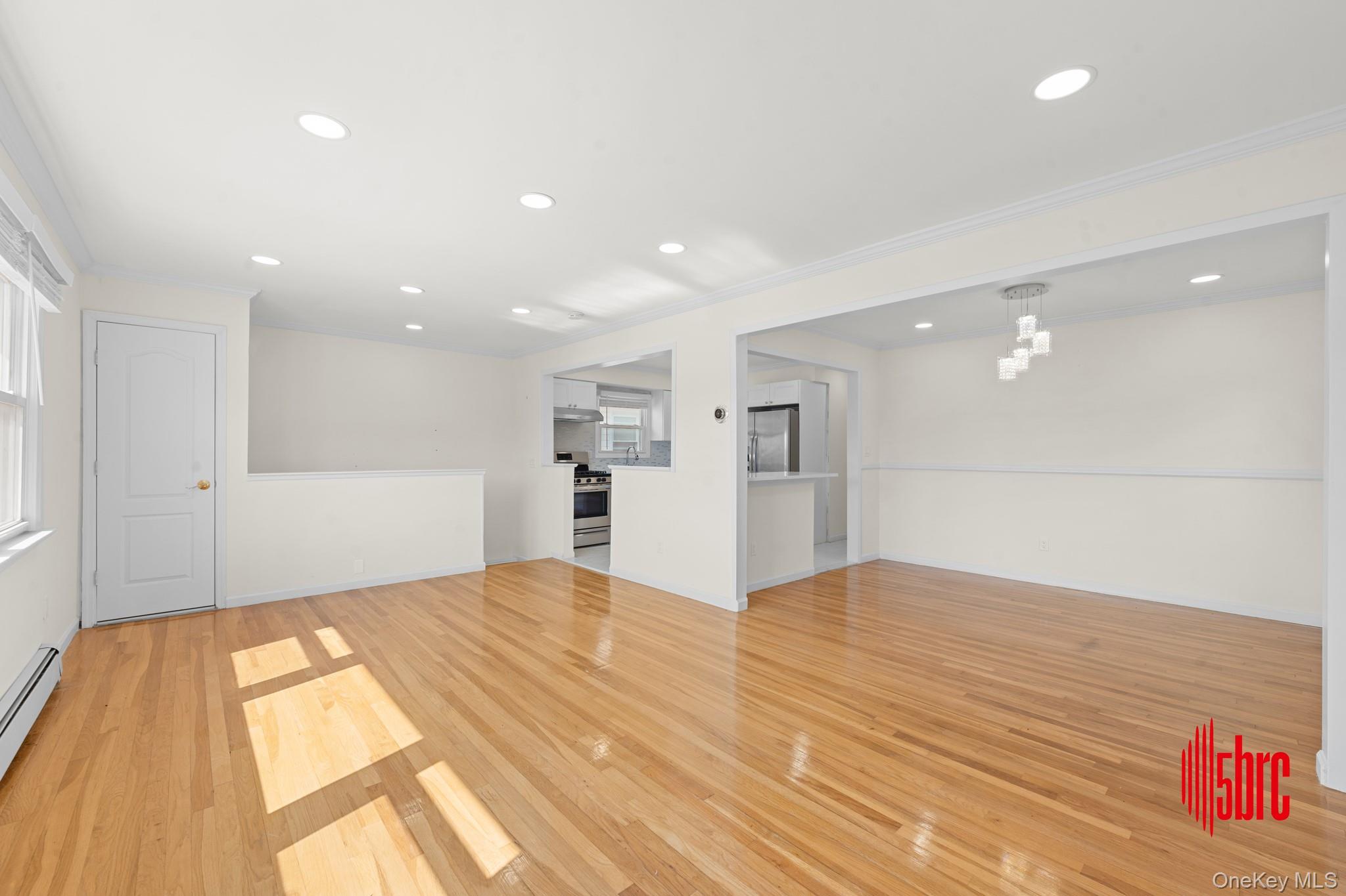 #3 photo, 16209 99th Street, クイーンズ区 Howard Beach , NY 11414