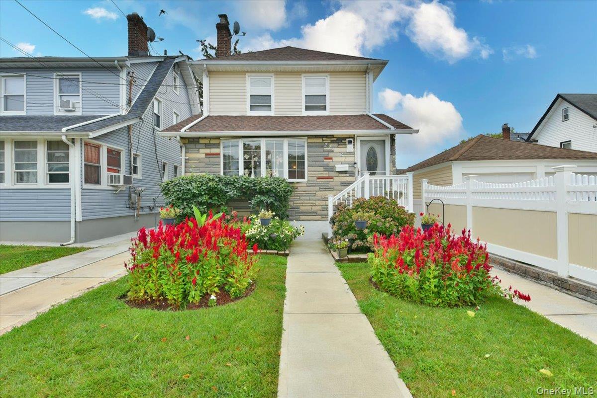 #1 photo, 224-12 93 Avenue, كوينز Queens Village , NY 11428