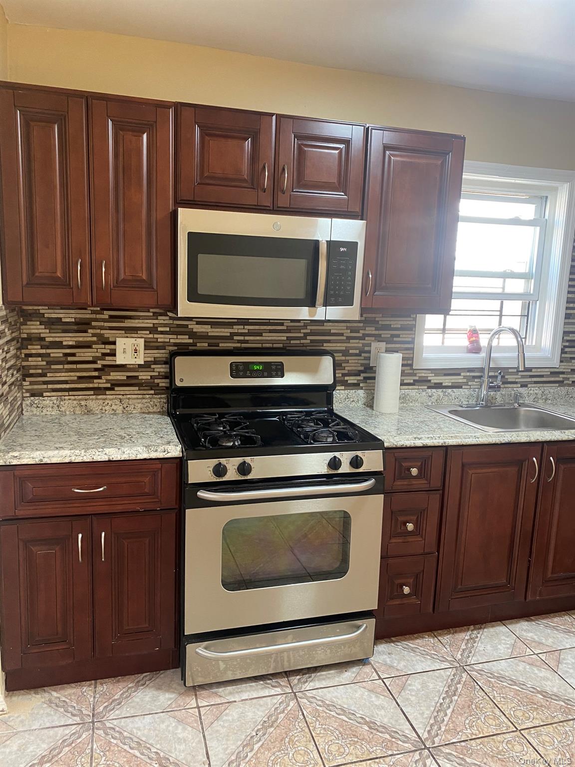 #7 photo, 111-15 205th Street, Saint Albans , NY 11412