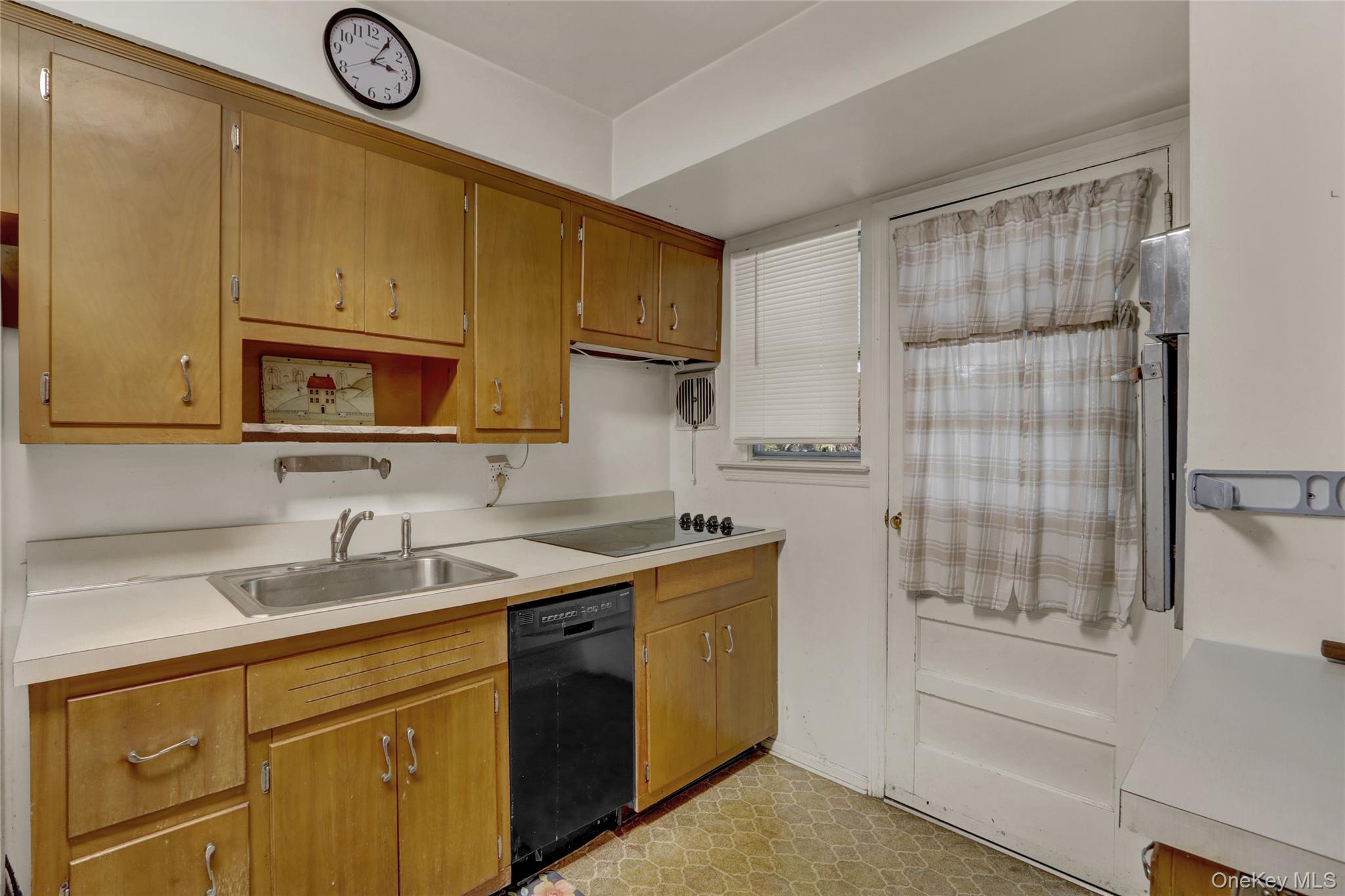 #4 photo, 70 Pittsburgh Avenue, ナッソー郡 Massapequa , NY 11758