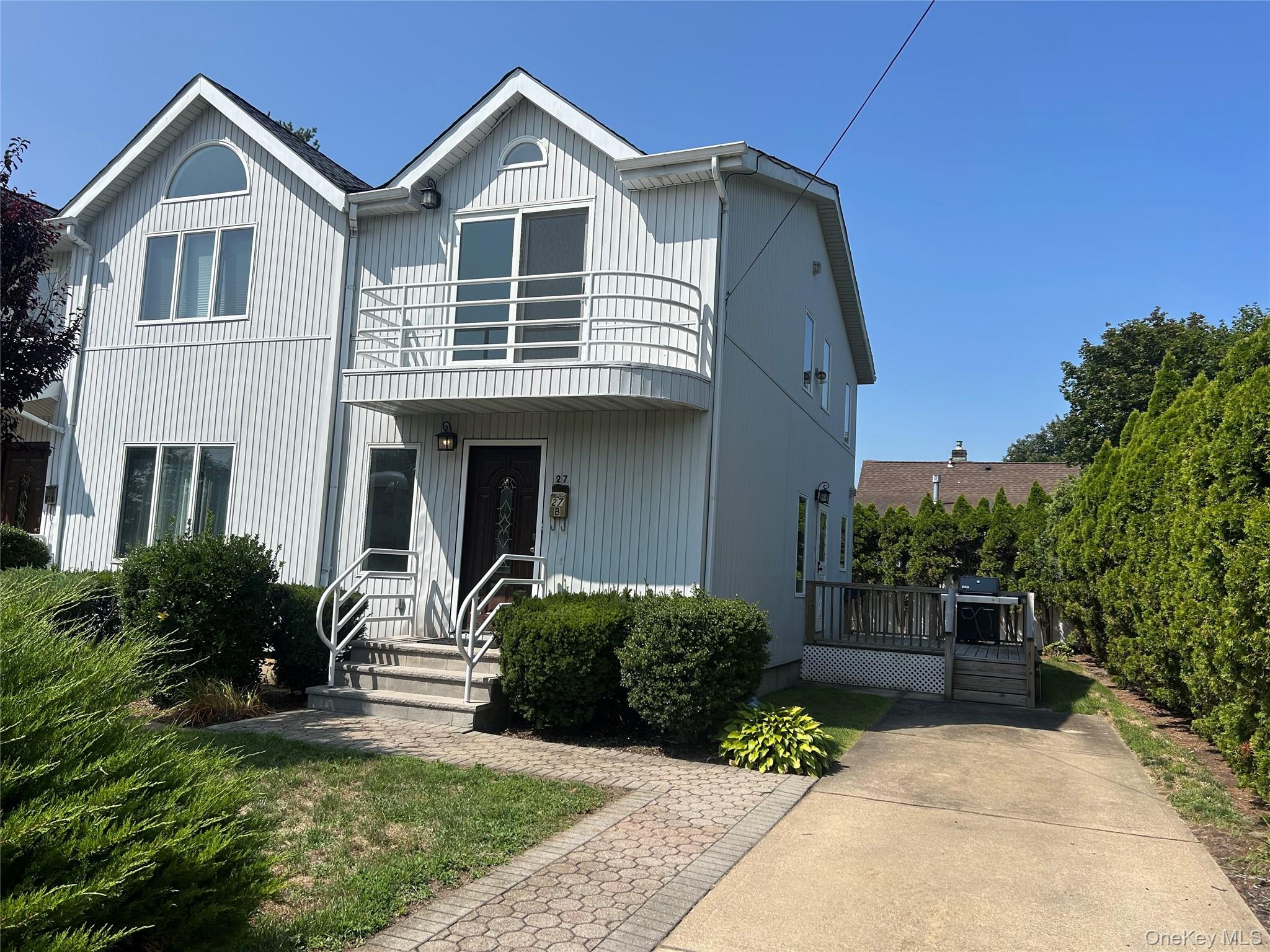 #1 photo, 27 Kaywood Road, ناسو Port Washington , NY 11050