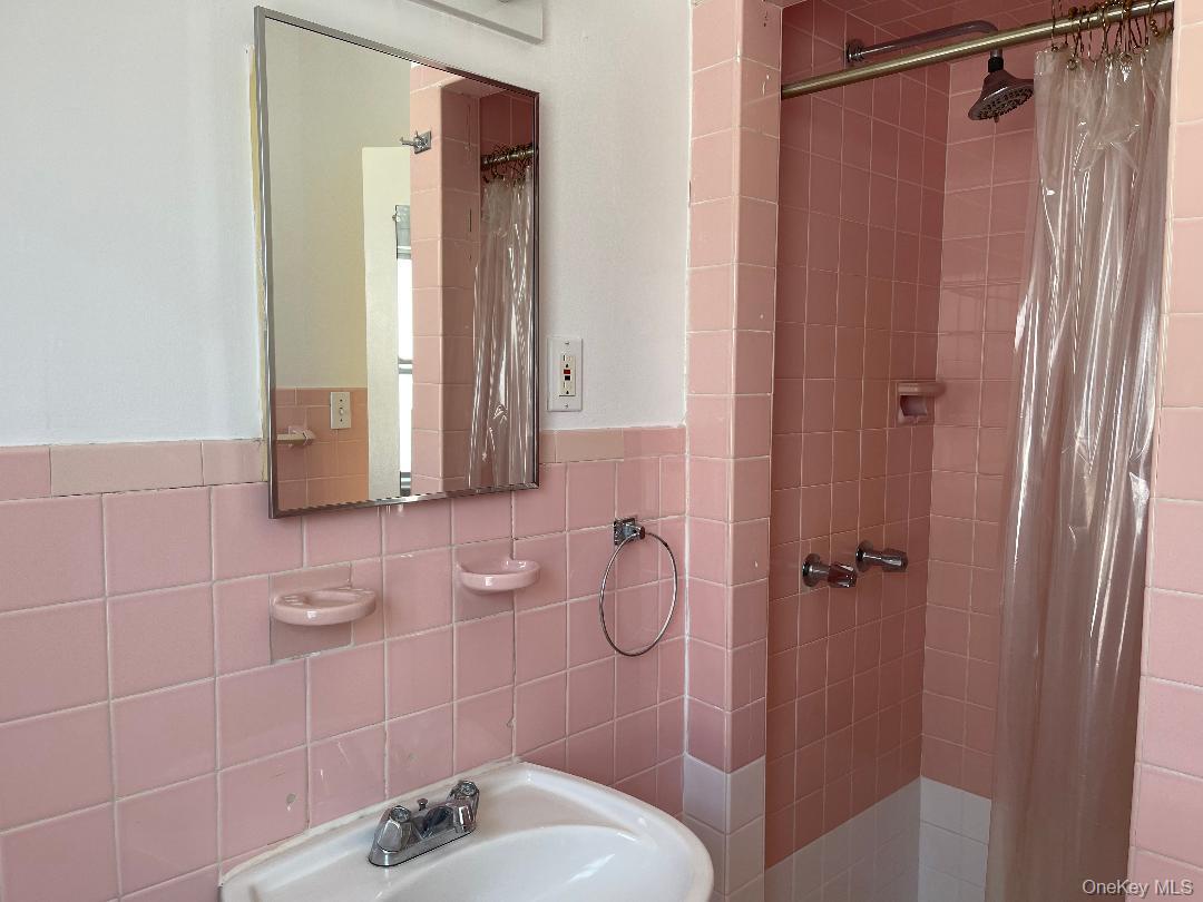 #19 photo, 75 Mohawk Avenue, East Atlantic Beach , NY 11561