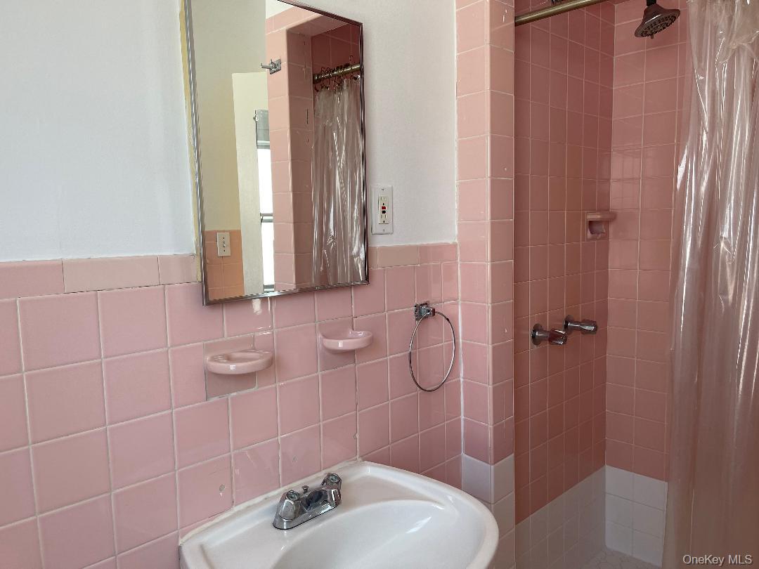 #20 photo, 75 Mohawk Avenue, East Atlantic Beach , NY 11561