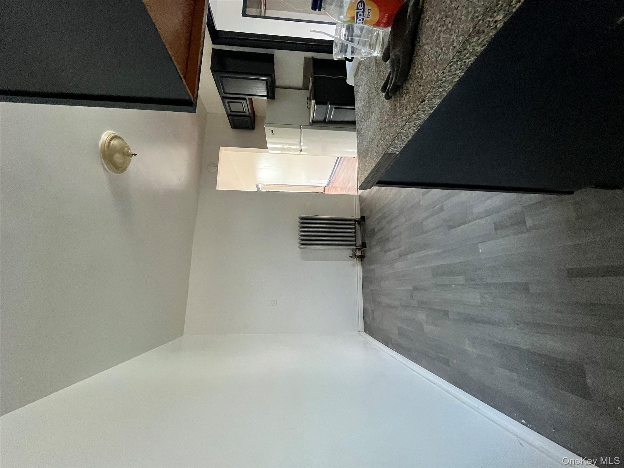 #3 photo, 591 Van Nest Avenue, ブロンクス区 Bronx , NY 10460