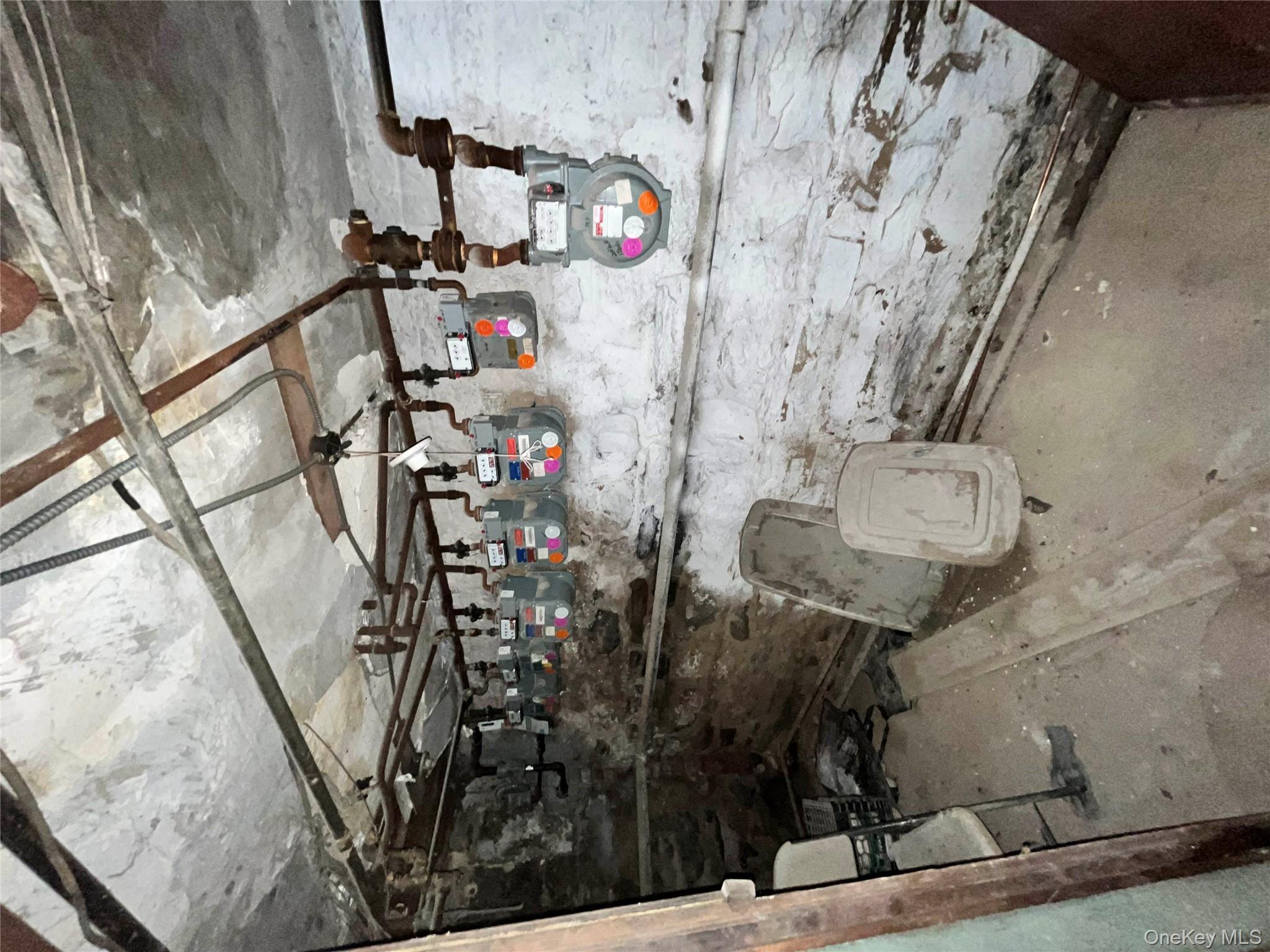 #8 photo, 591 Van Nest Avenue, ブロンクス区 Bronx , NY 10460