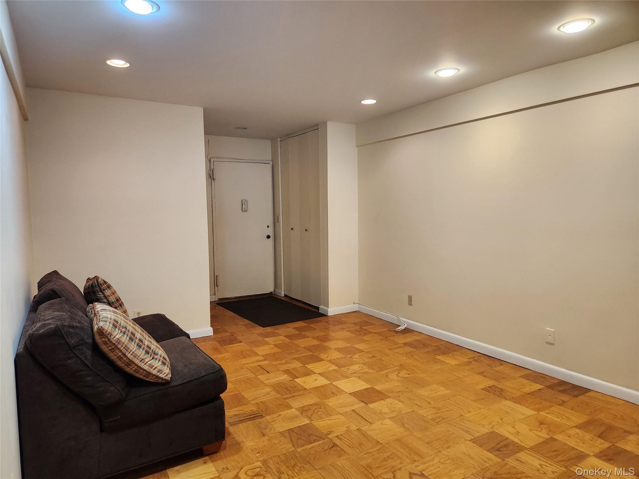 #2 photo, 700 Shore Road, ナッソー郡 Long Beach , NY 11561