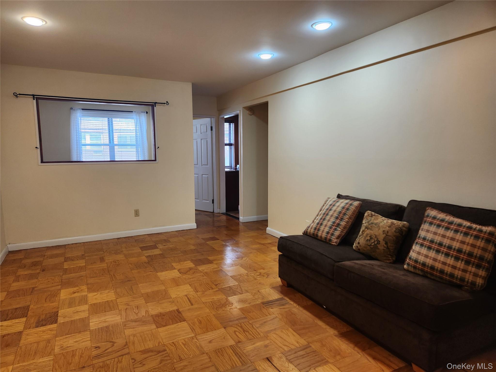 #3 photo, 700 Shore Road, ナッソー郡 Long Beach , NY 11561