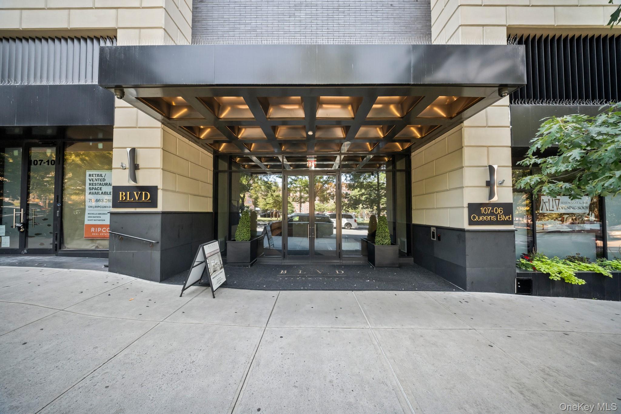 #15 photo, 107-06 Queens Boulevard, クイーンズ区 Forest Hills , NY 11375