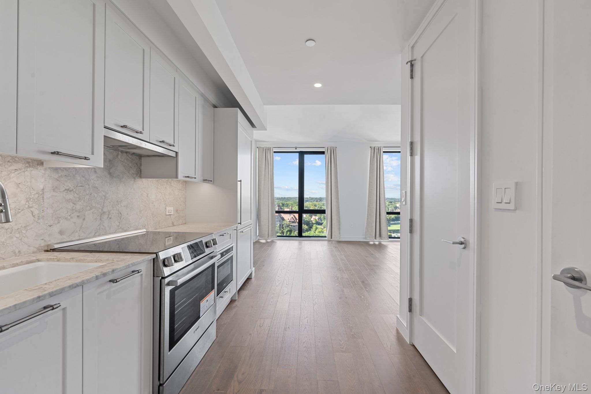 #6 photo, 107-06 Queens Boulevard, クイーンズ区 Forest Hills , NY 11375