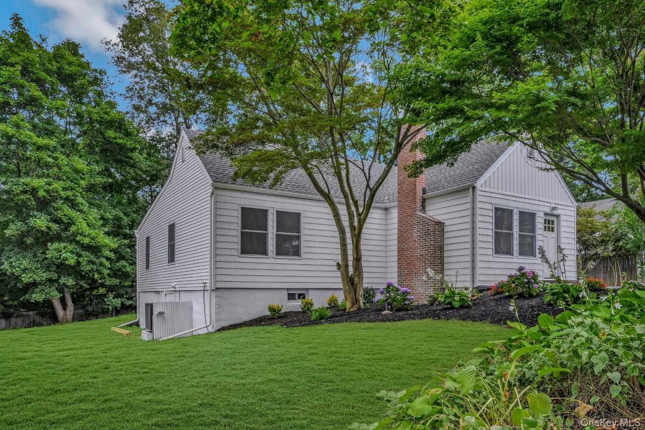 #1 photo, 9 Moscato Street, Huntington , NY 11743