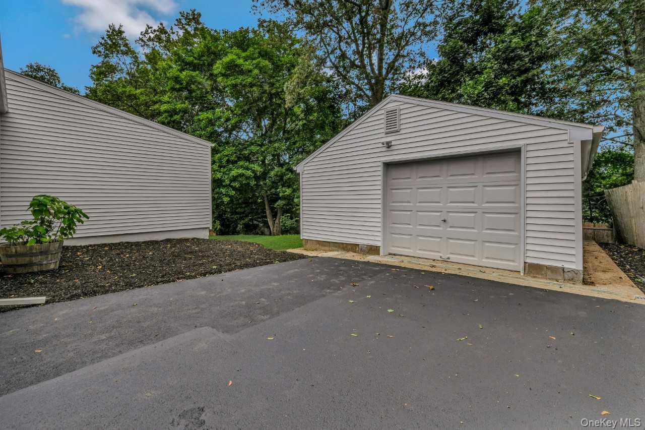 #19 photo, 9 Moscato Street, Huntington , NY 11743