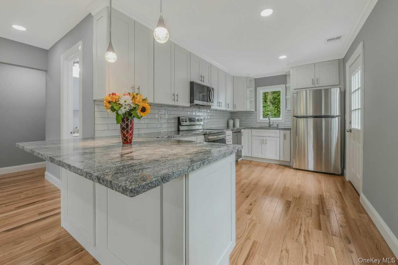 #6 photo, 9 Moscato Street, Huntington , NY 11743